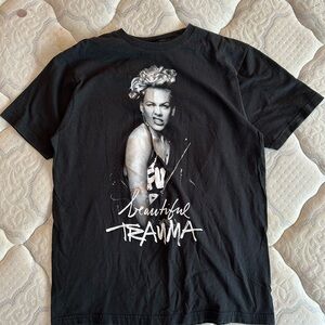 Pink Beautiful Trauma Shirt Mens Large Black Concert Tour 2018 Band Tee Graphic